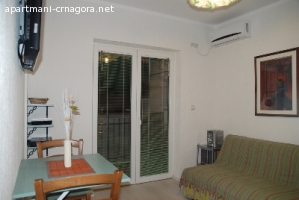 Igalo, prelijep apartman u samom centru, 150 m od mora