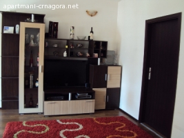 Izdajem apartman 90m2, blizu plaze Jaz