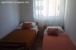 Iznajmljujem stan 47m2 tokom ljeta / renting apartment 47m2